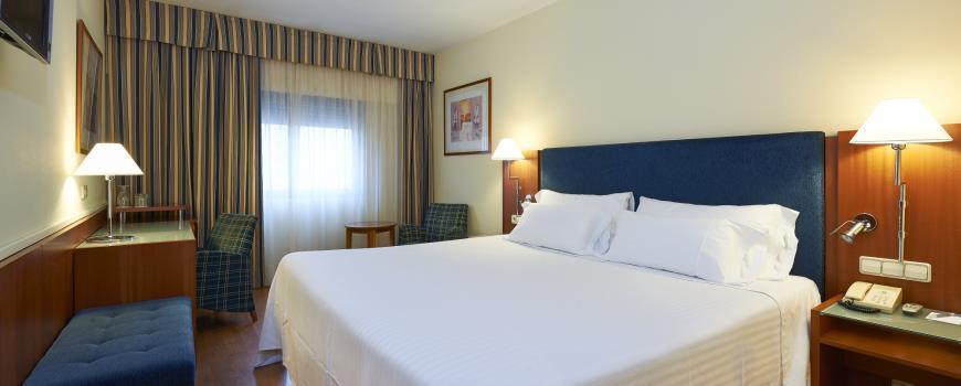 Up Rooms Vic Hotel Екстер'єр фото