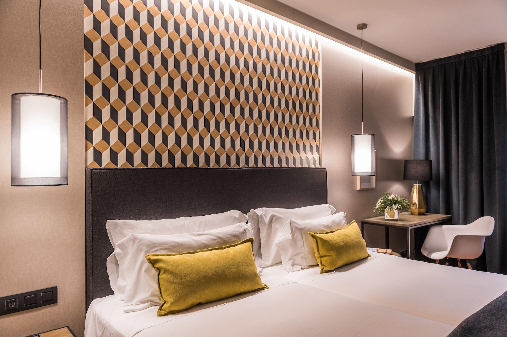 Up Rooms Vic Hotel Екстер'єр фото