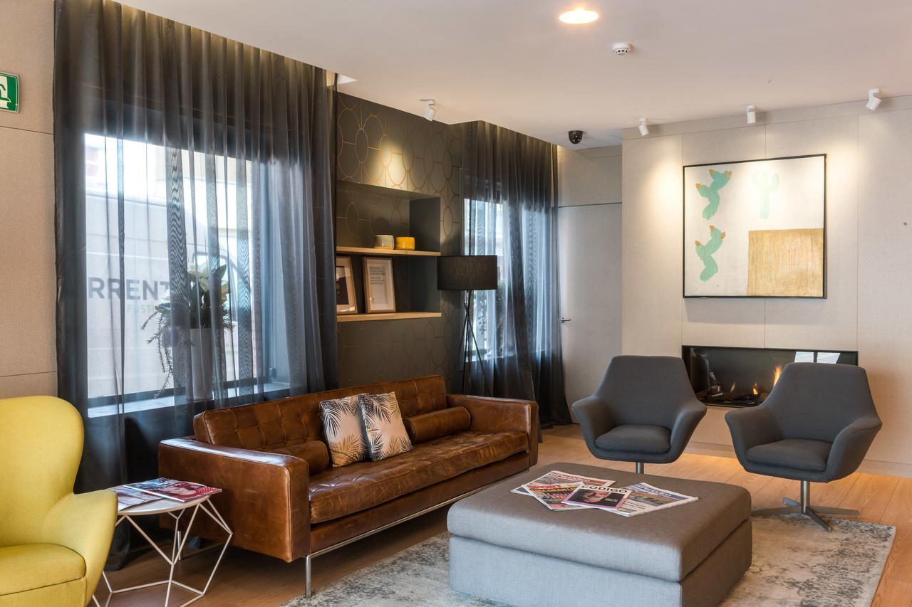 Up Rooms Vic Hotel Екстер'єр фото