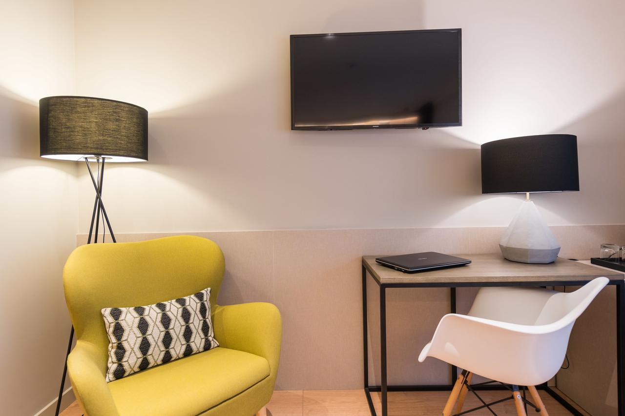 Up Rooms Vic Hotel Екстер'єр фото