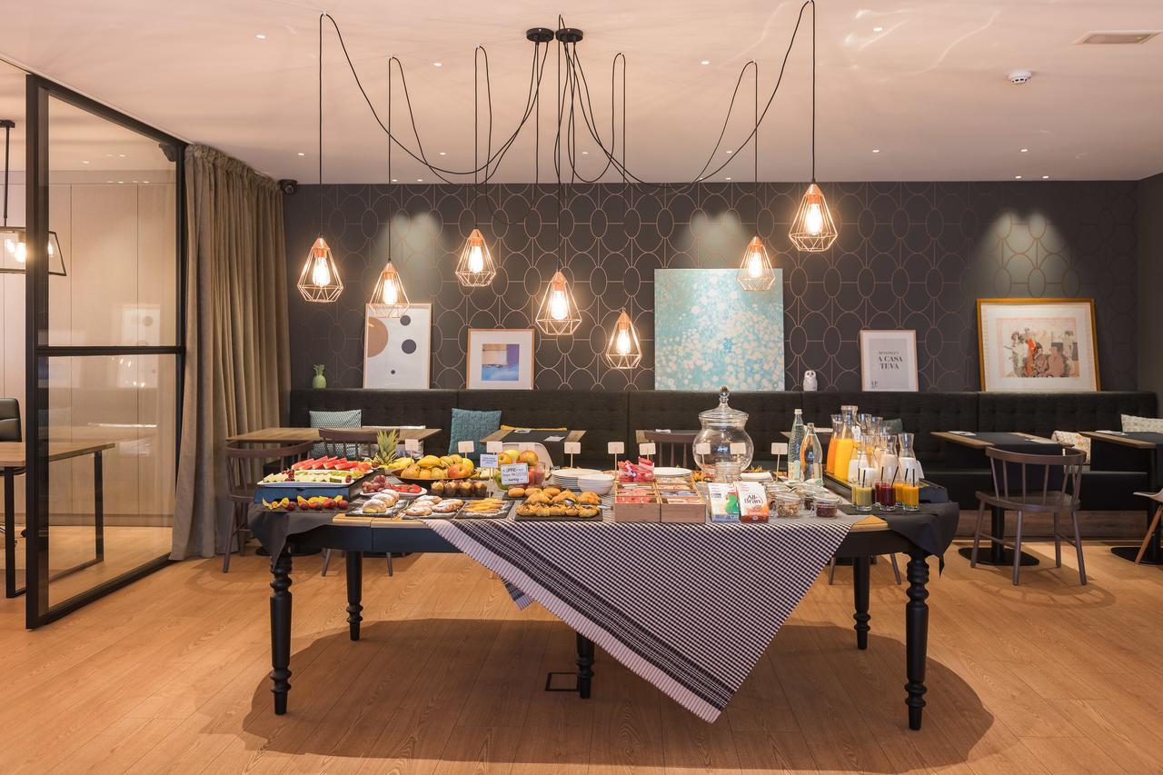 Up Rooms Vic Hotel Екстер'єр фото