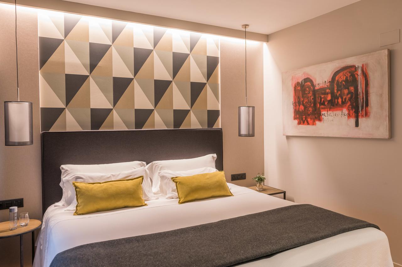 Up Rooms Vic Hotel Екстер'єр фото