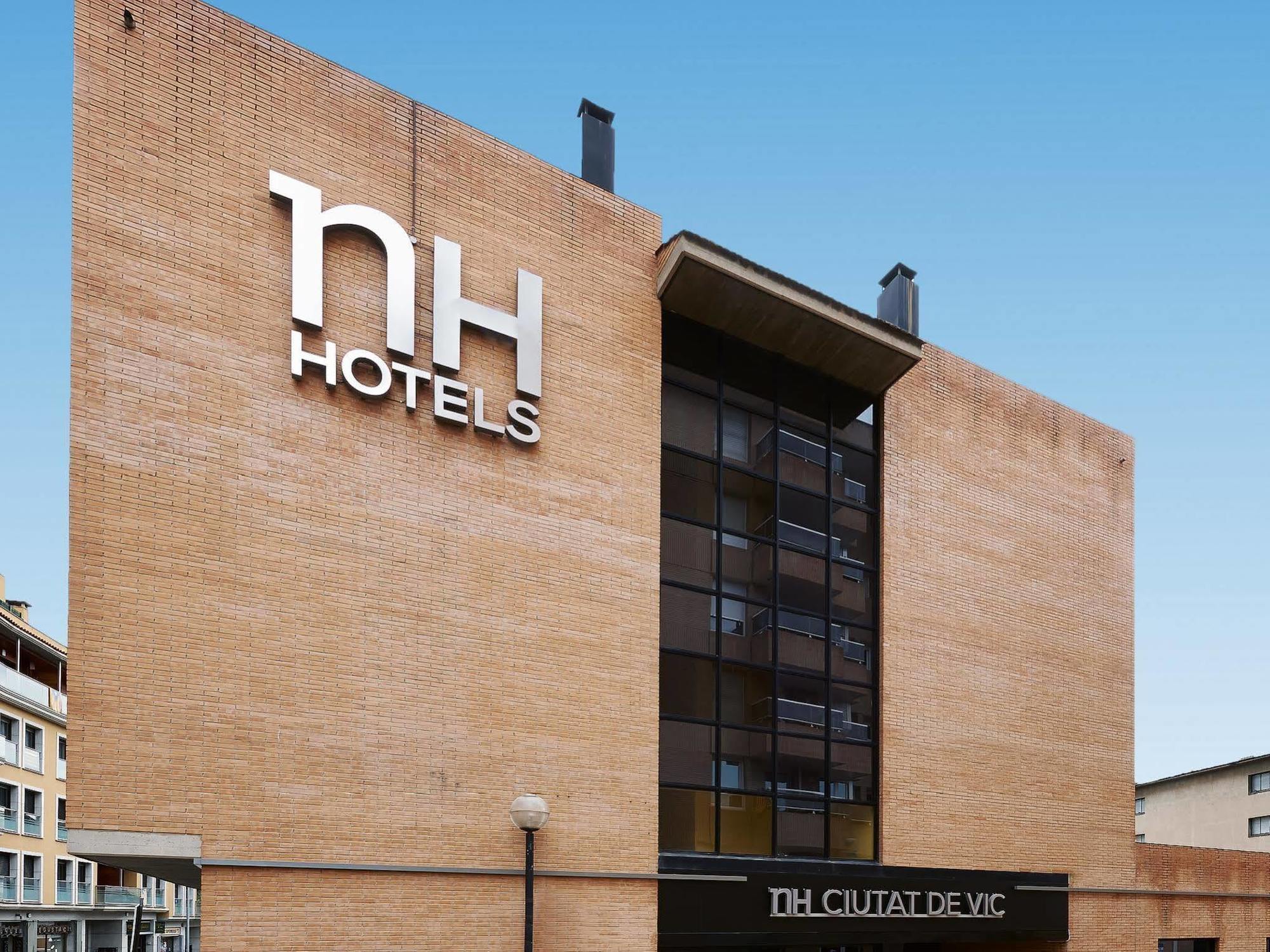 Up Rooms Vic Hotel Екстер'єр фото