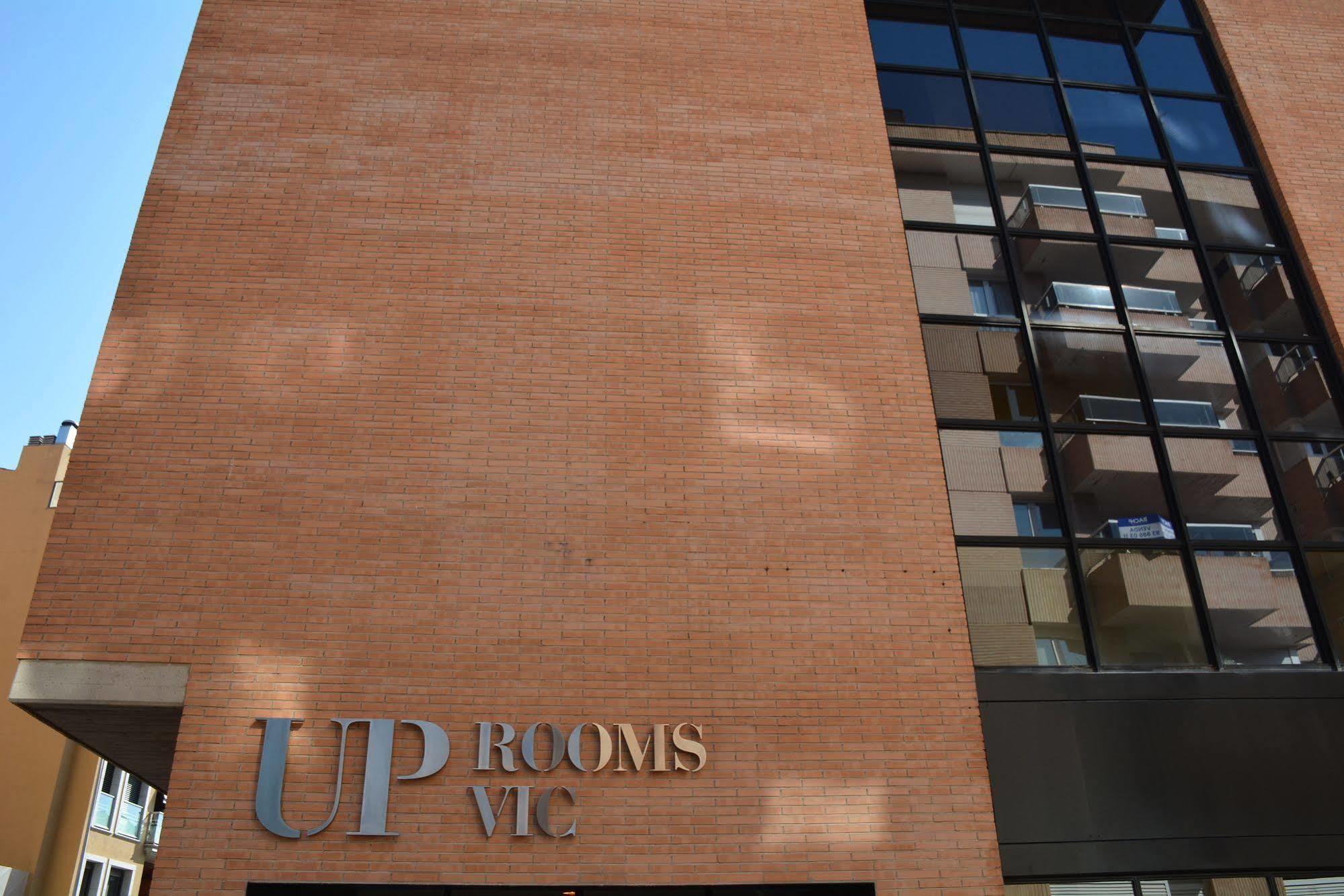 Up Rooms Vic Hotel Екстер'єр фото