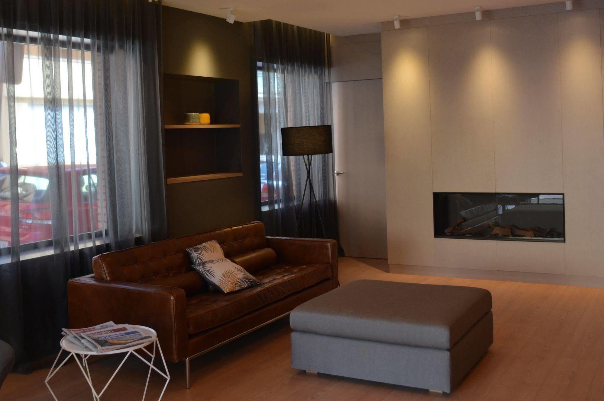 Up Rooms Vic Hotel Екстер'єр фото