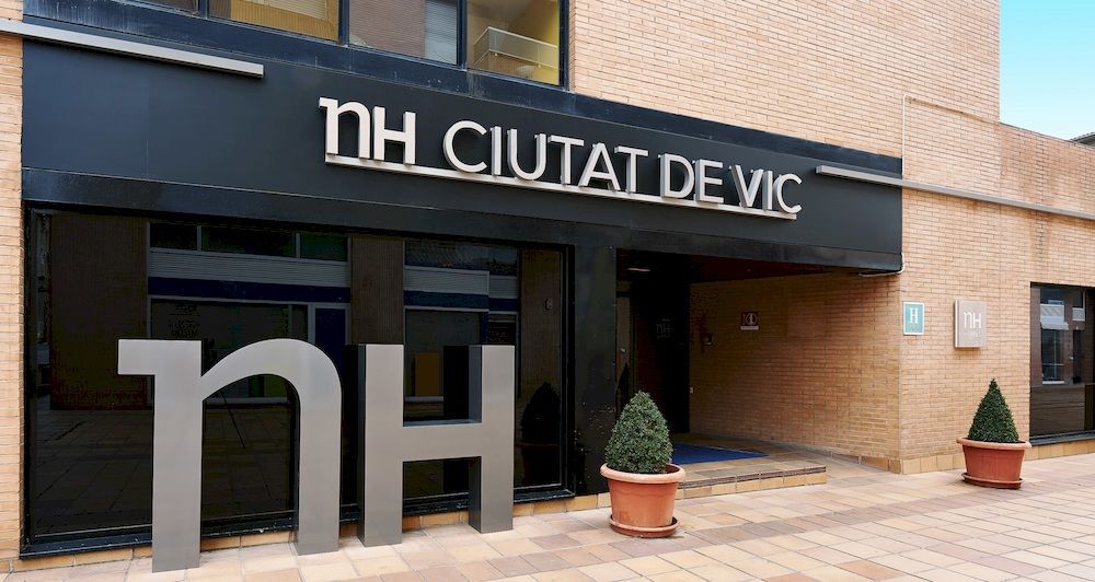 Up Rooms Vic Hotel Екстер'єр фото